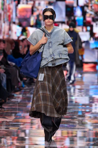 Look 44